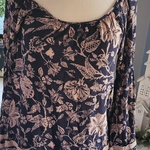 Lovely boutique blouse sz small